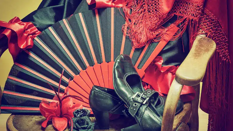A fan and dancing shoes for Flamenco