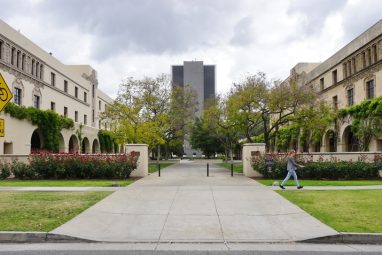 One of the walkways in Caltech campus