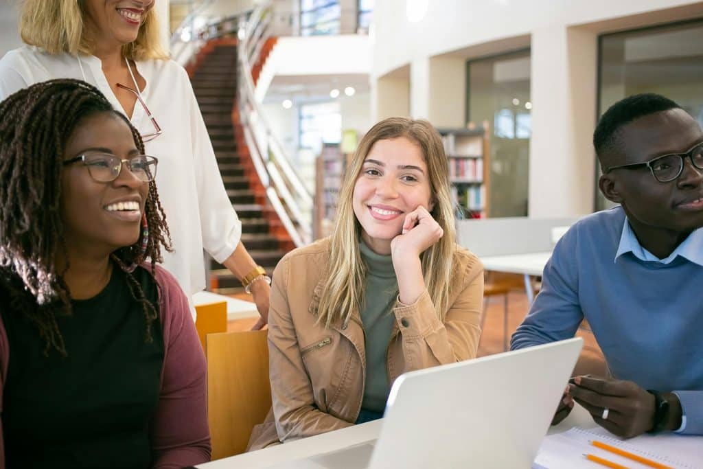 students discussing MIT vs Dartmouth