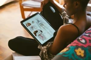 student studying anatomy for kinesiology