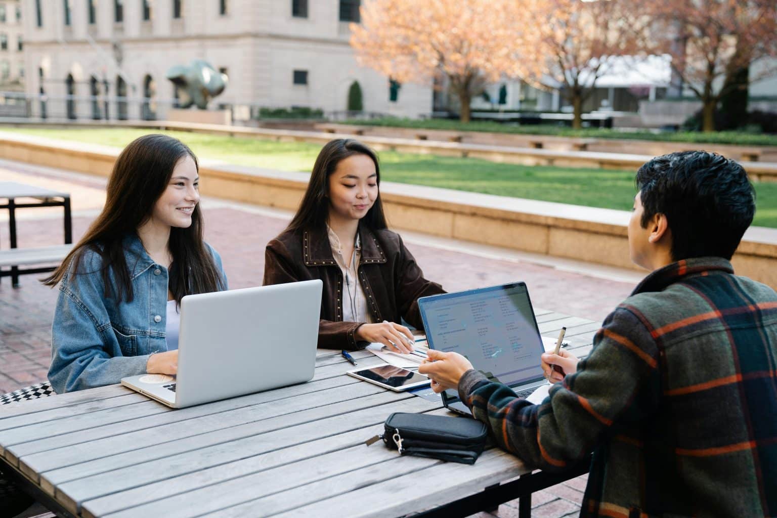 Are There Ivy League Schools in Massachusetts? A Guide to the Top