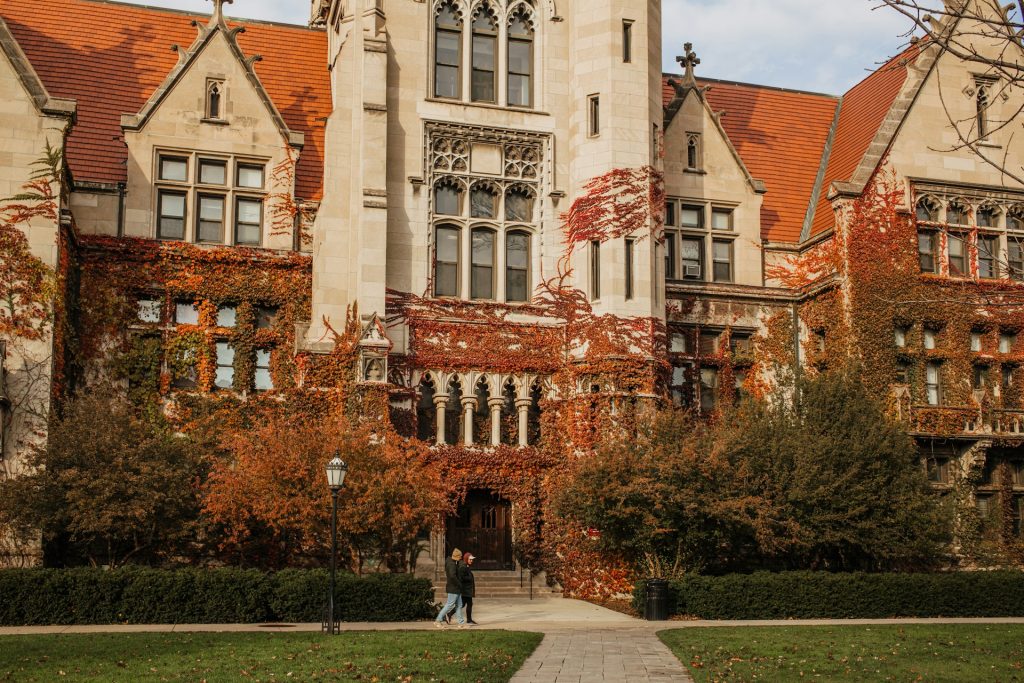 Brown building where extracurricular activities at UChicago happens.