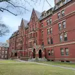 哈佛大学候补名单录取率：统计数字和提示