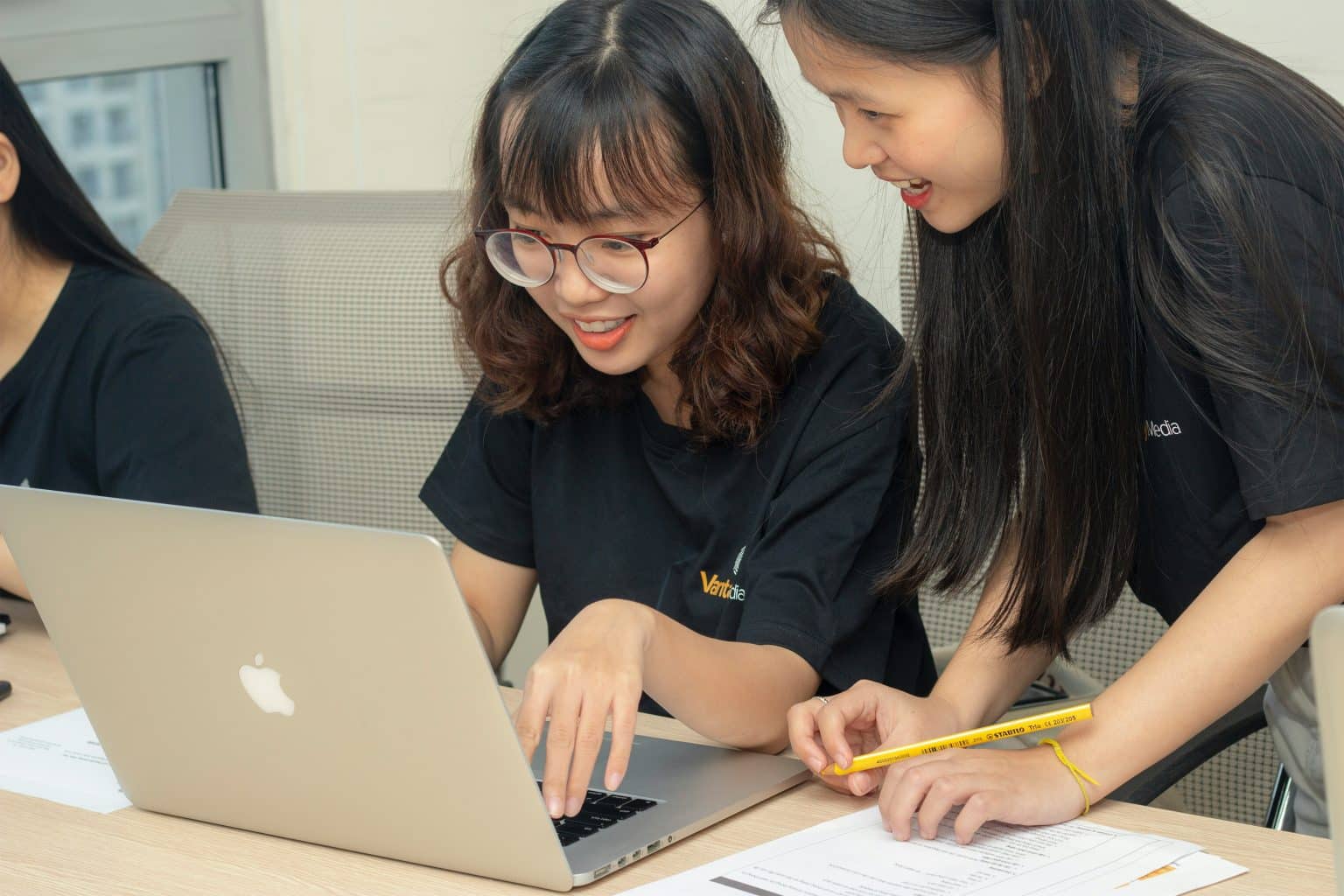 Top 12 Summer Internships for High School Students in 20252026