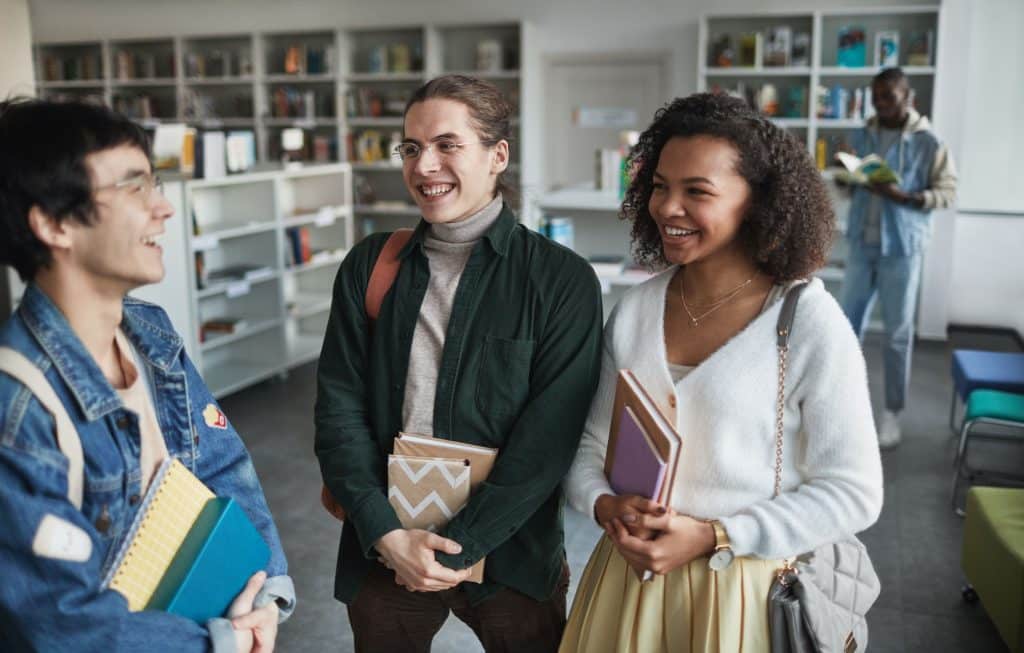 students smiling about stony brook acceptance rate